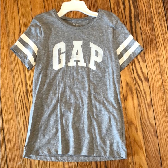 Tops - GAP T-Shirt